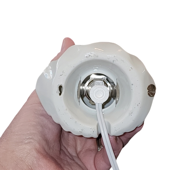 Vintage Enesco Japan Blue & White Ceramic Girl With Bouquet Night Light 6"X4"X3" - Picture 9 of 13